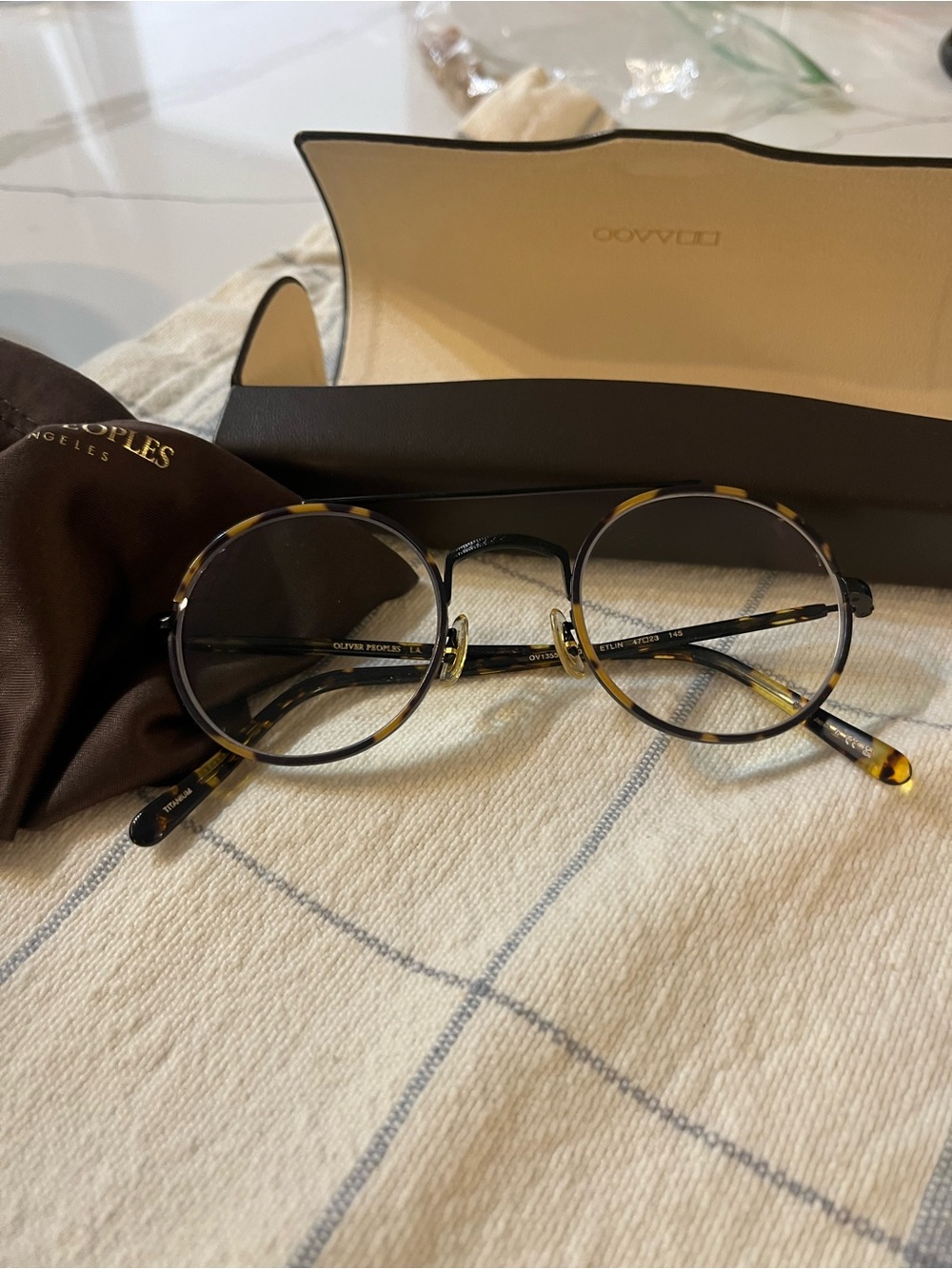 Oliver people’s round frame glasses with case cleaning cloth and carrier case